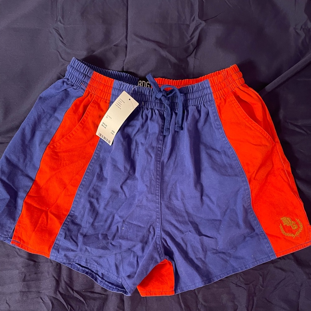 UO Red and Blue Women’s Short Size: M